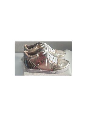 Woman Guess Shoes
